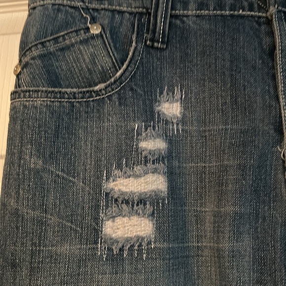 Mint, Beautifully distressed/lightly destructed Men’s Rock&Republic Jeans 38x33 - Picture 2 of 8